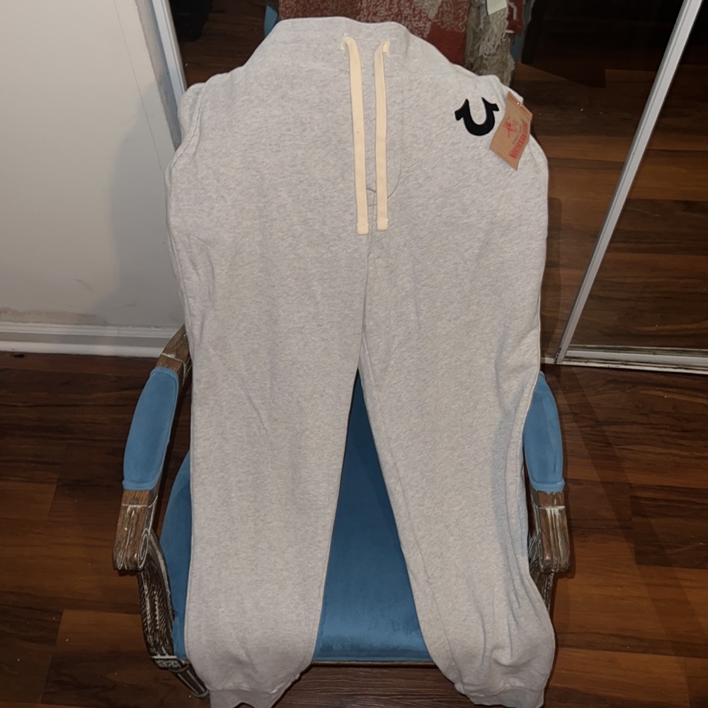 (Brand New) True Religion Jogger Sweatpants [OatMeal Color] Size: LARGE - Picture 3 of 4